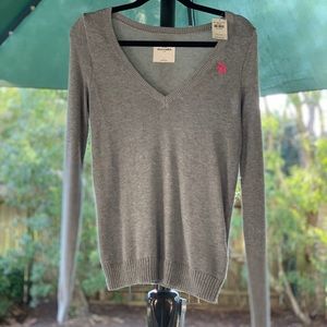 (NWT) Abercrombie V-Neck Sweater Girls L